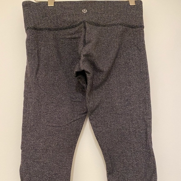 LULULEMON Heathered Herringbone Black wunder under crop - Picture 1 of 5